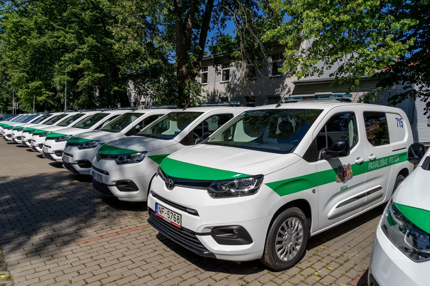 Новые микроавтобусы Рижской муниципальной полиции