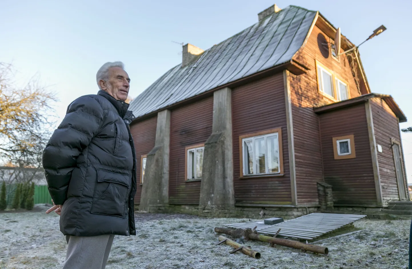 Mähe baptistikoguduse juht Ruudi Leinus kinnitab, et palvela ei häiriks naabreid, kuid paarsada Mähe elanikku on resoluutselt palvela taastamise vastu.