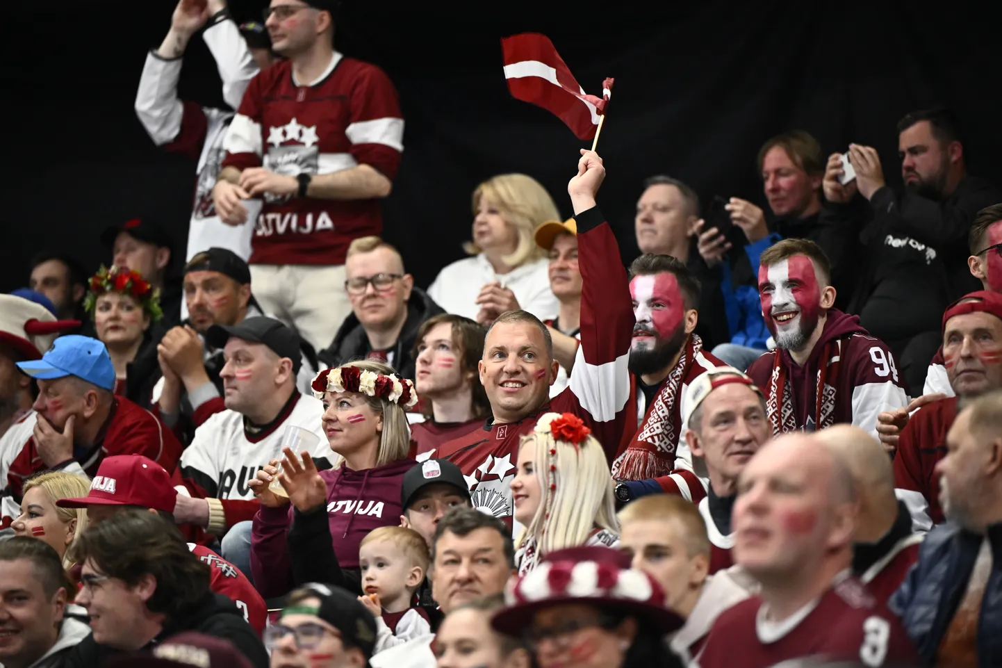 Latvijas hokeja līdzjutēji Stokholmā.