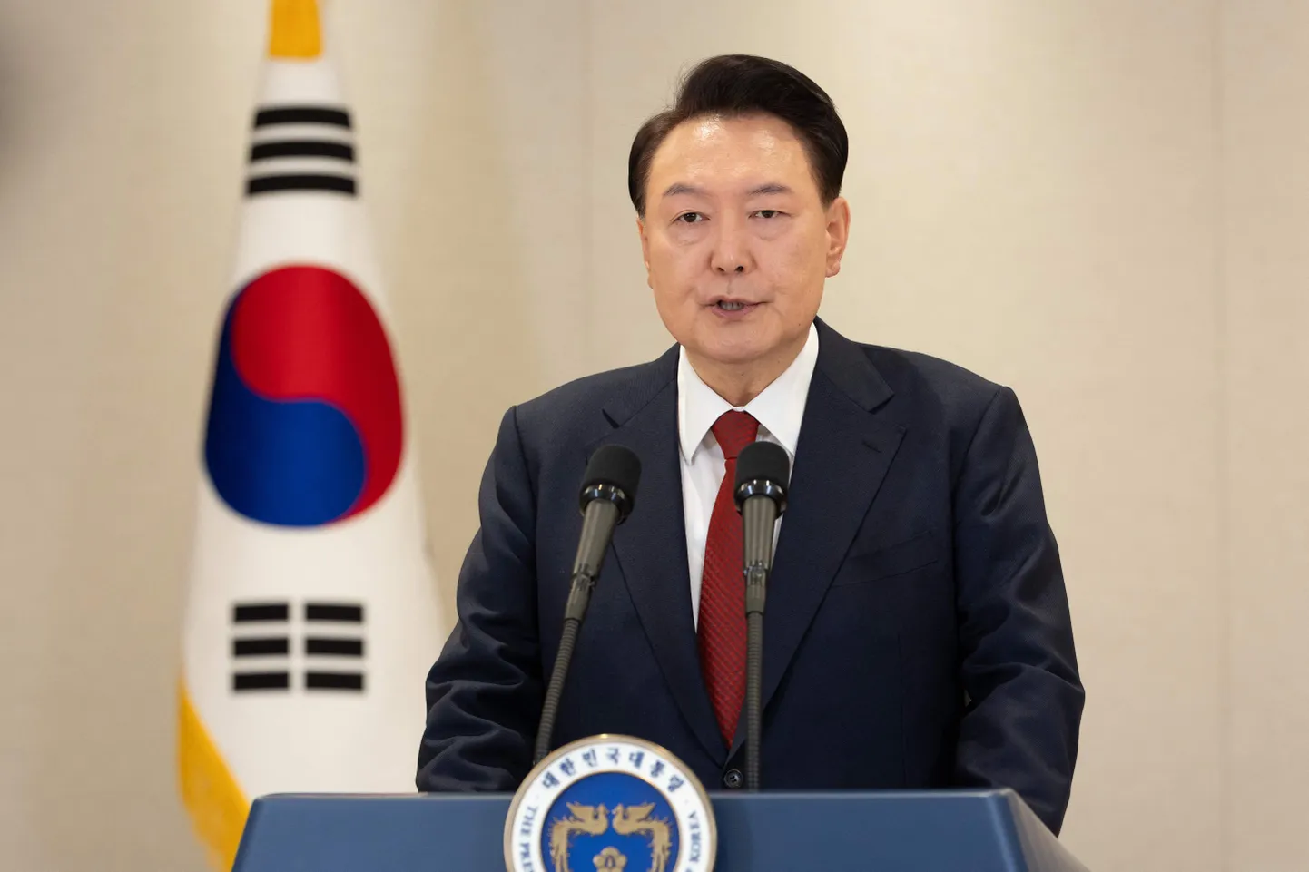 Lõuna-Korea president Yoon Suk-yeol telepöördumises.