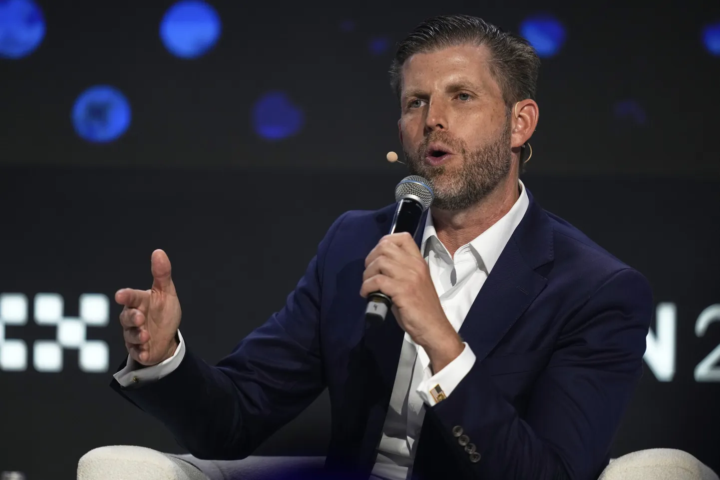 Eric Trump, Trump Organizationi tegevasepresident, esinemas Token 2049 krüptoüritusel Dubais Araabia Ühendemiraatides 1. mail 2025.