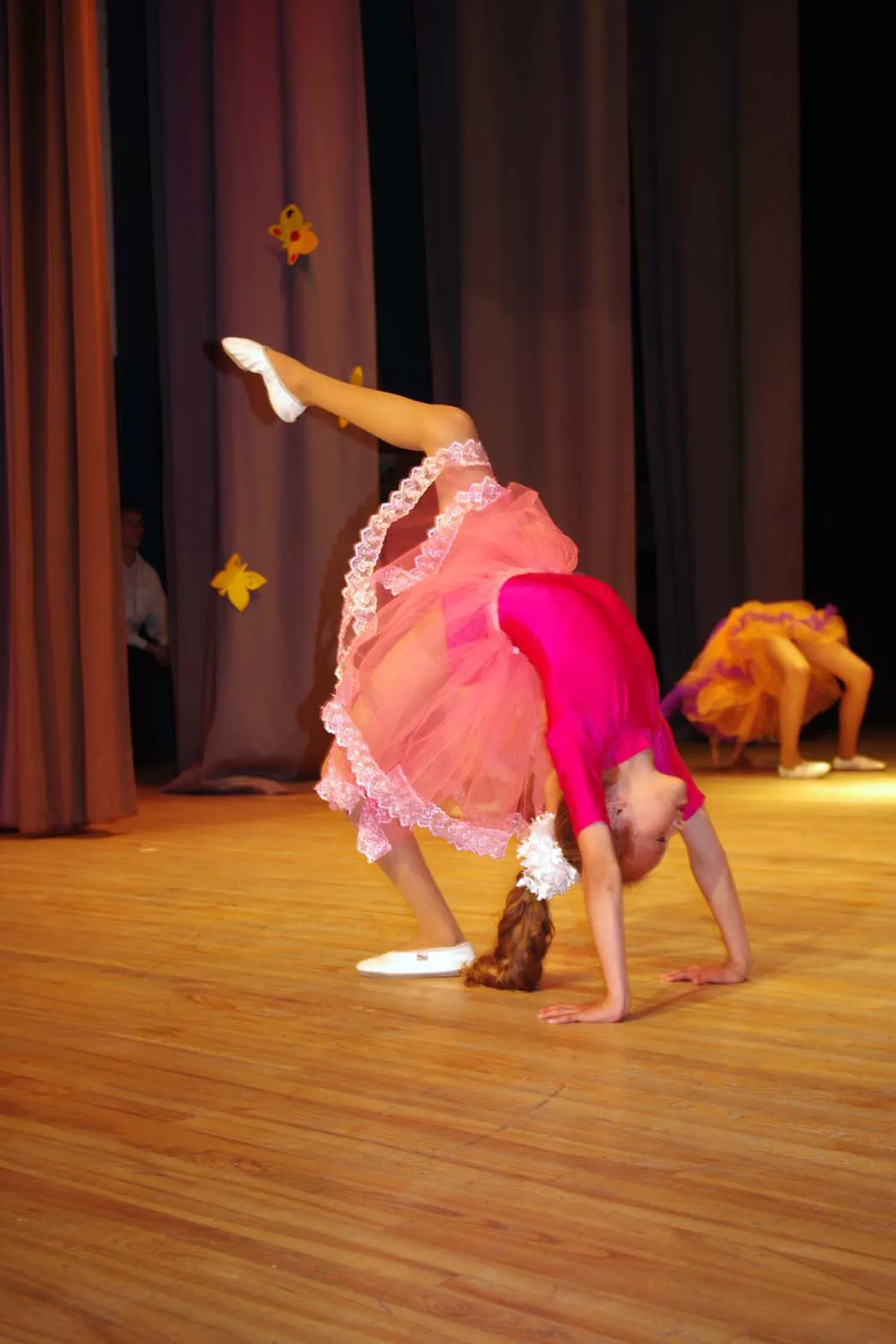 Kontserdi üks huvitavamaid numbreid oli 1. ja 2. klasside tants «Nukukesed», mida juhendas kehalise kasvatuse õpetaja Ljudmila Nevetšerja.