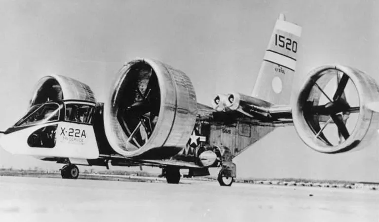 Istoricul X-22 a reușit să decoleze și să aterizeze pe verticală la începutul anilor 1970.  Pentru decolare, elicele au fost îndreptate în poziție verticală, în timp ce mergeau înainte, erau îndreptate înainte.