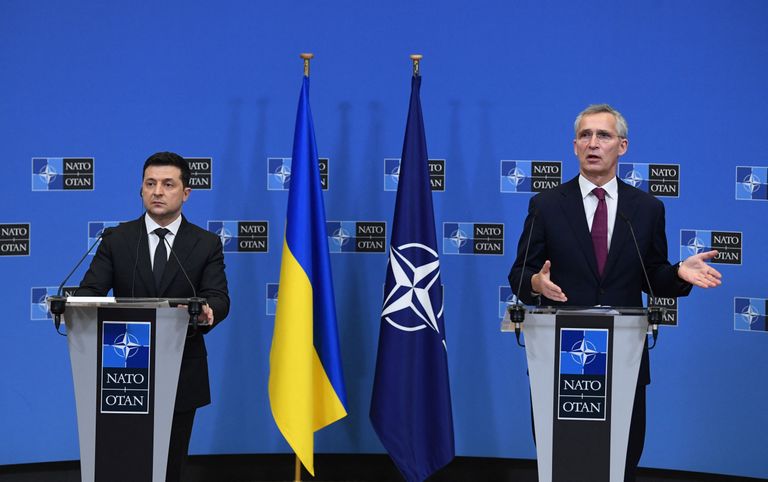 Президент Украины Владимир Зеленский и генсек НАТО Йенс Столтенберг в 2019 году.
