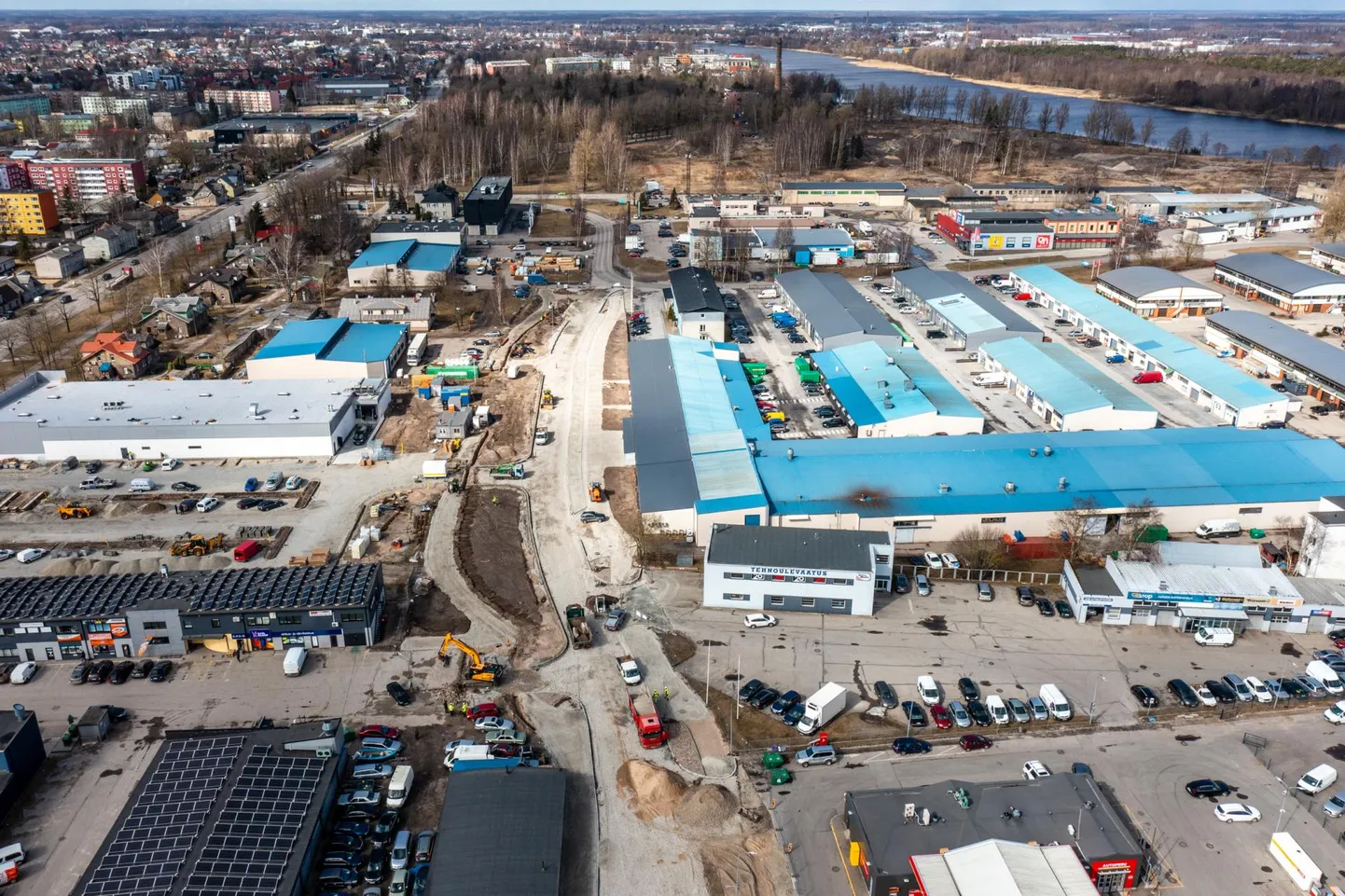 Pärnu Suur-Jõe tänava pikendus peaks valmima juuli alguseks.