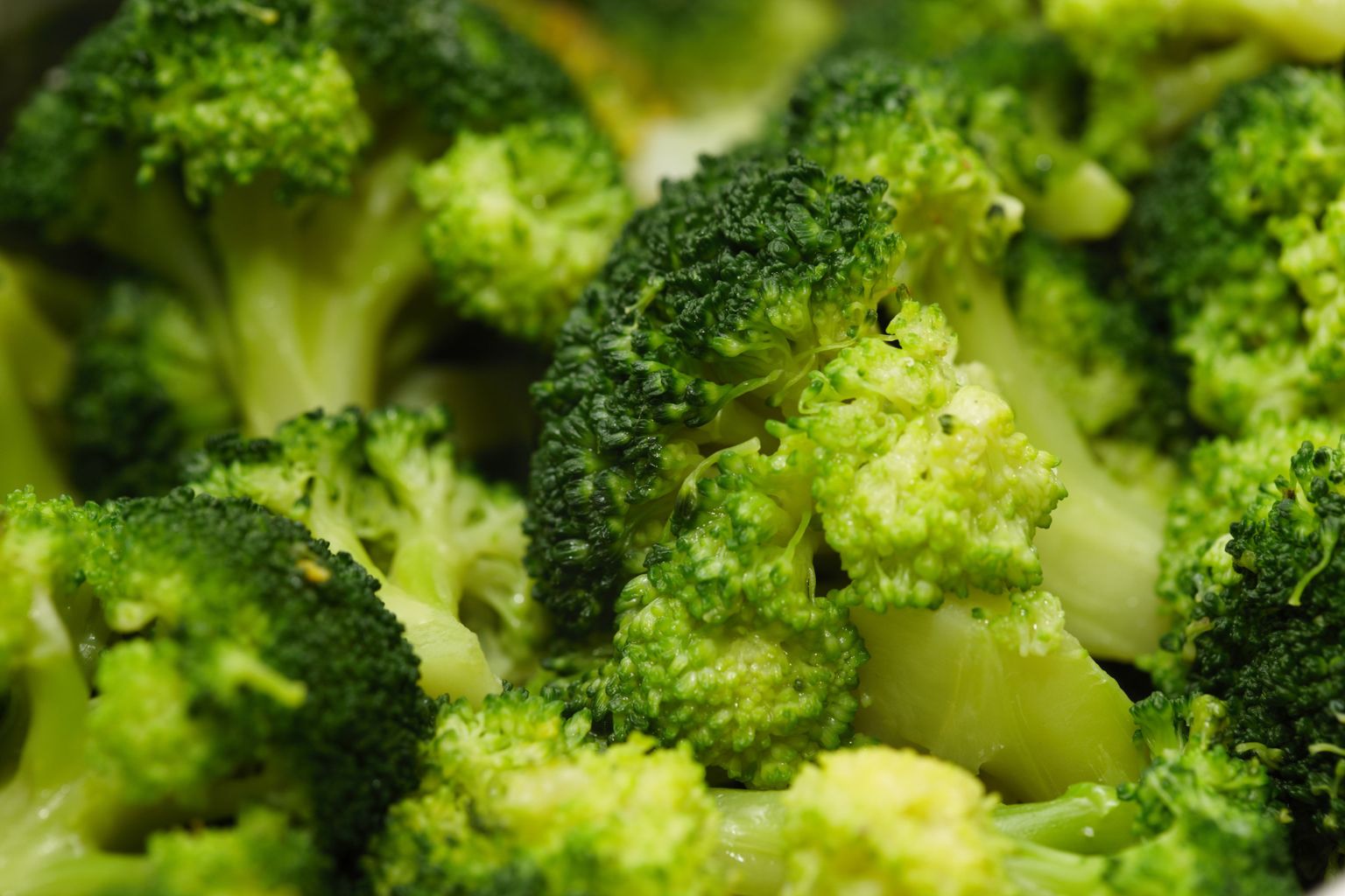 Kuigi brokoli on tervislik, ei tasu sedagi liigselt süüa, kuna see võib teha nii haigele kui ka tervele inimesele kasu asemel kahju.