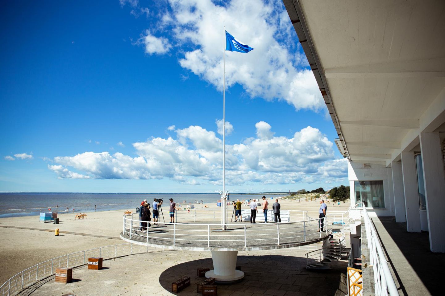 Pärnu rannahoone efektne seen on suvepealinna üks sümboleid.