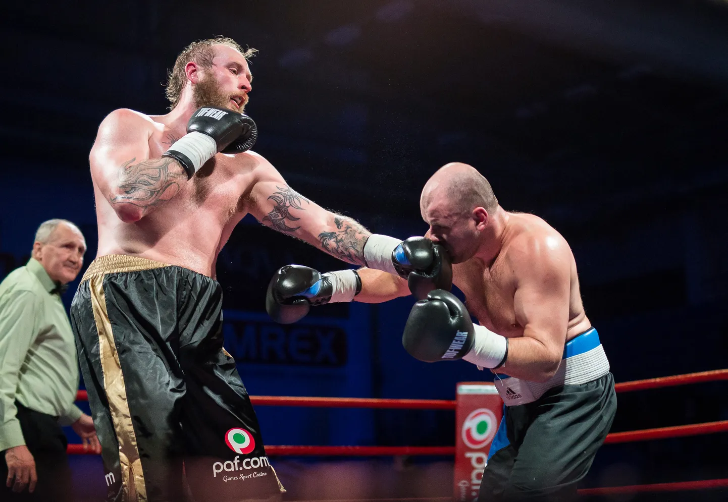 Soome poksija Robert Helenius (vasakul) Rakvere Spordihallis 2018. aastal.