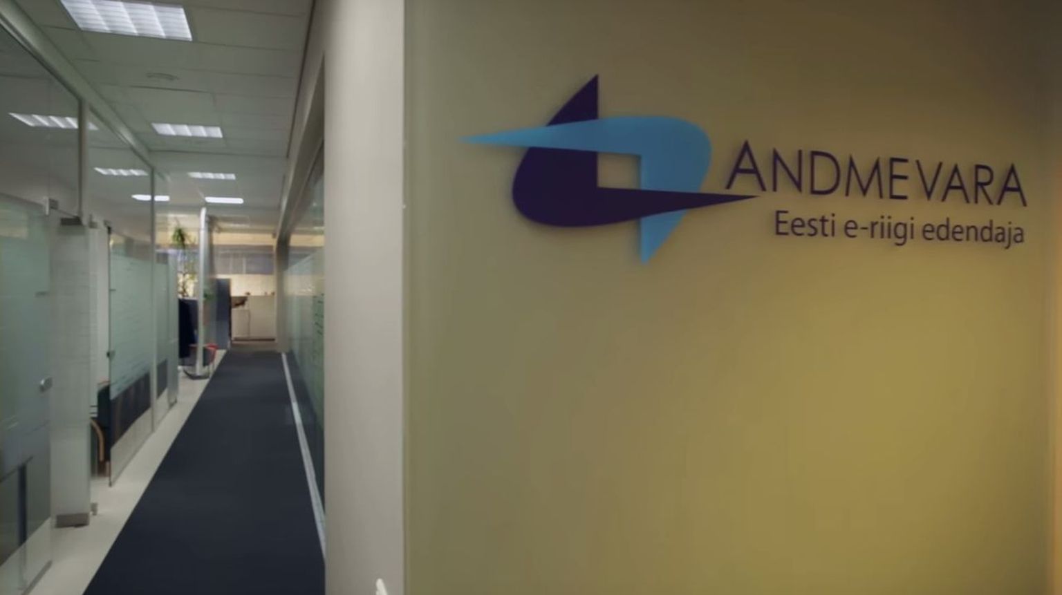 Kaader Andmevara kontorit tutvustavast videoklipist.
