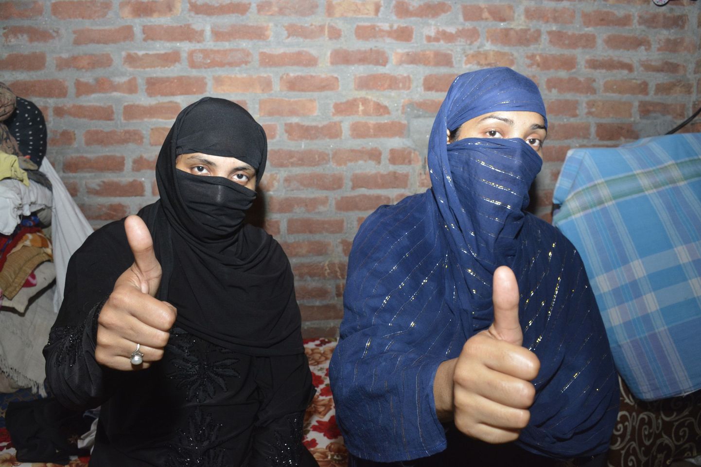 India mosleminaised talaqi- seaduse tühistamise üle rõõmustamas.