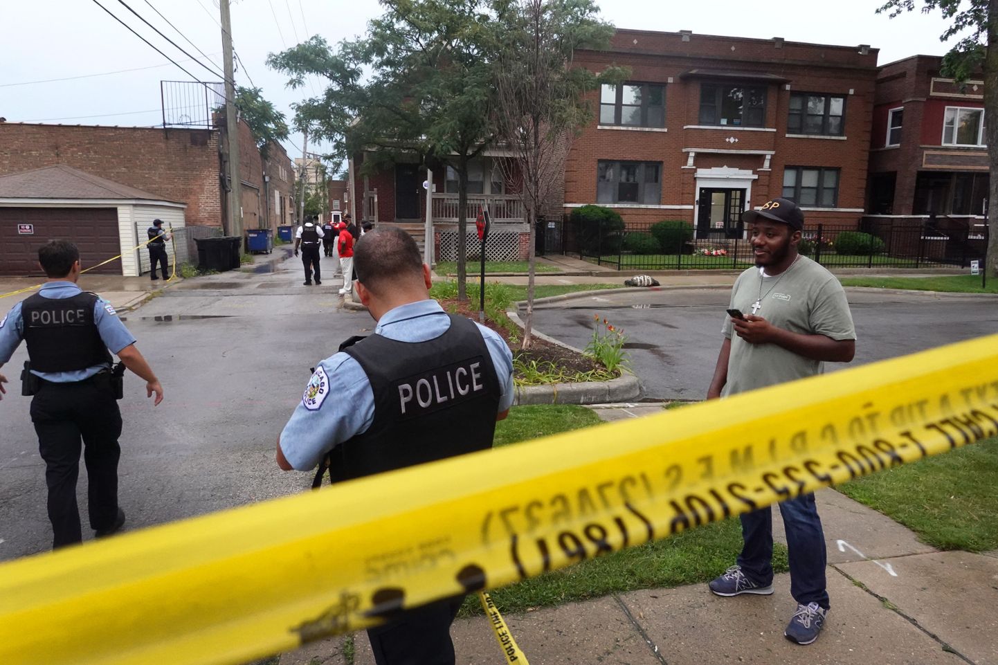Chicagos matusebüroo ees toimunud tulistamises sai viga 14 inimest.