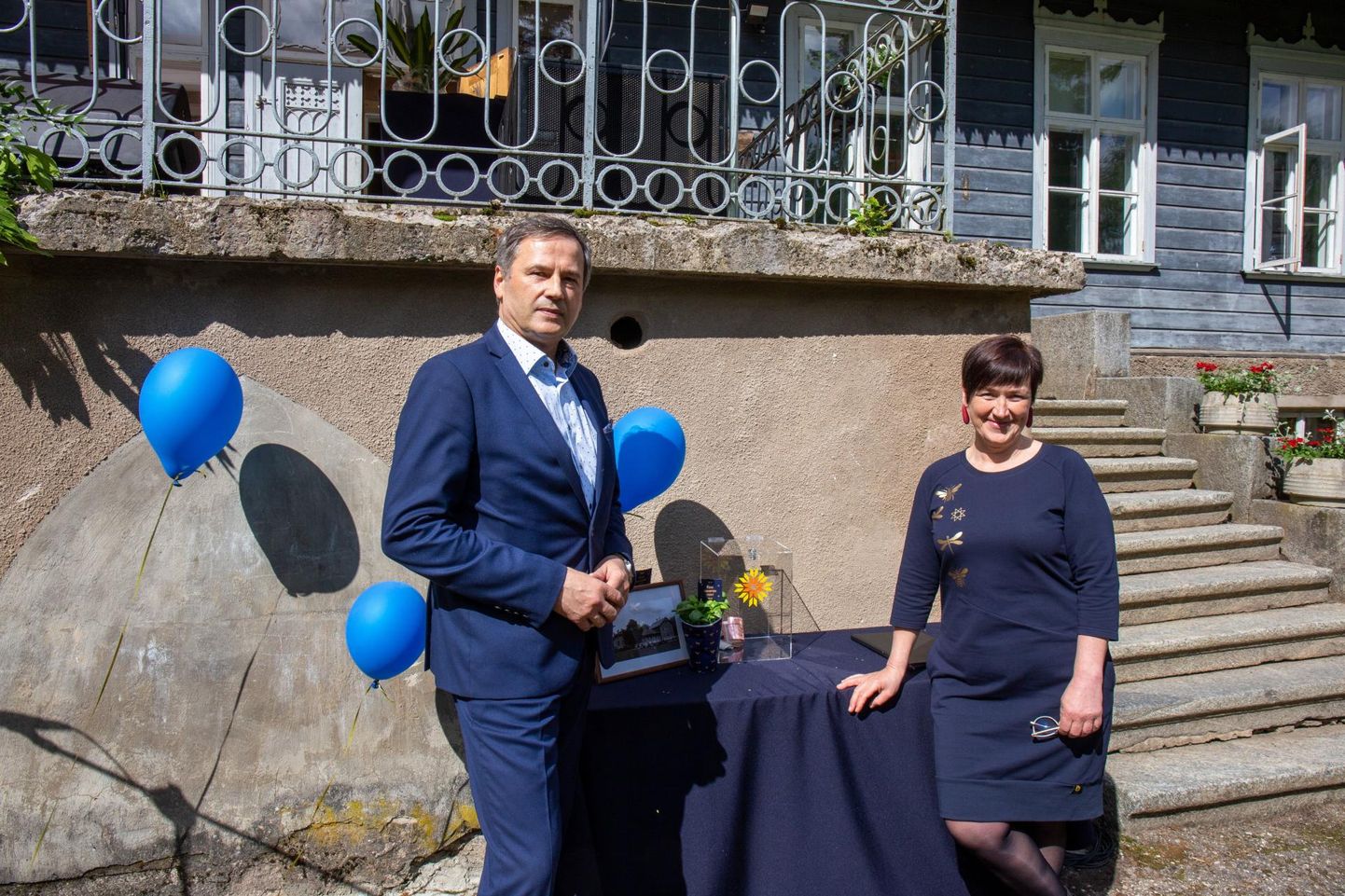 Aasta pärandihoidja, Viljandi vallavanem Alar Karu Pärsti mõisalasteaia avamisel koos  lasteaia juhataja Astra Jamnesega.