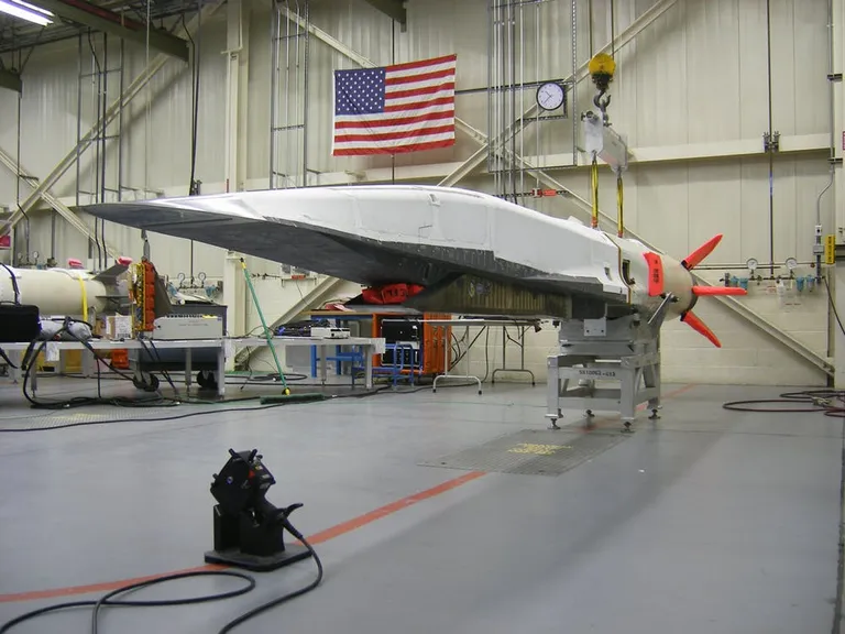 Ülehelikiirusega relvastuse varasem põlvkond: X-51A Waverider 2010. aastal.
