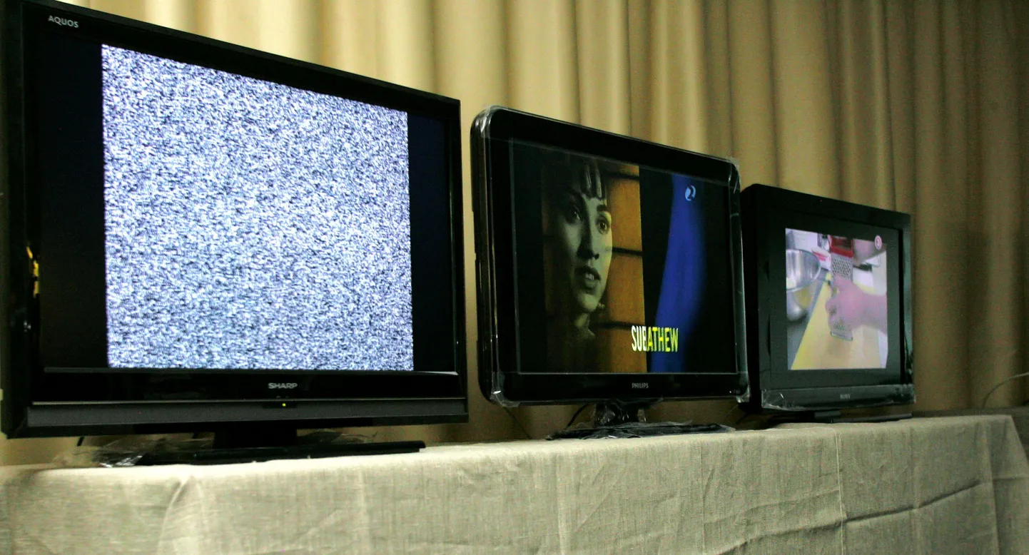 Digilevi häirib mitmendat nädalat kõrgrõhkkonnast tingitud ülilevi. Pildil analoogtelevisiooni väljalülitamine.