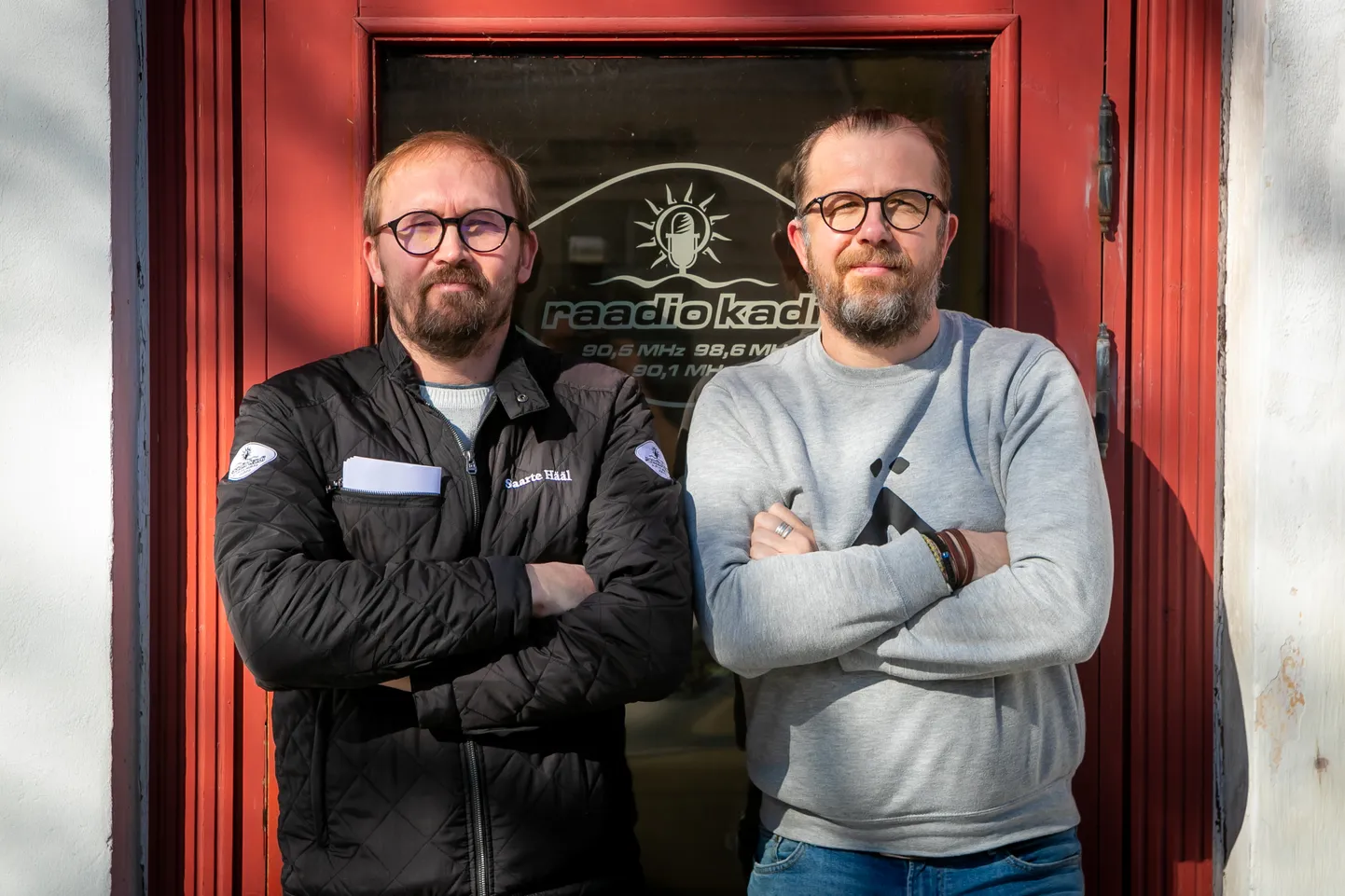 Ahto Nellis ja Raul Vinni  arutlevad esmaspäeviti "Siin me oleme" saates õhus olevate teemade üle.