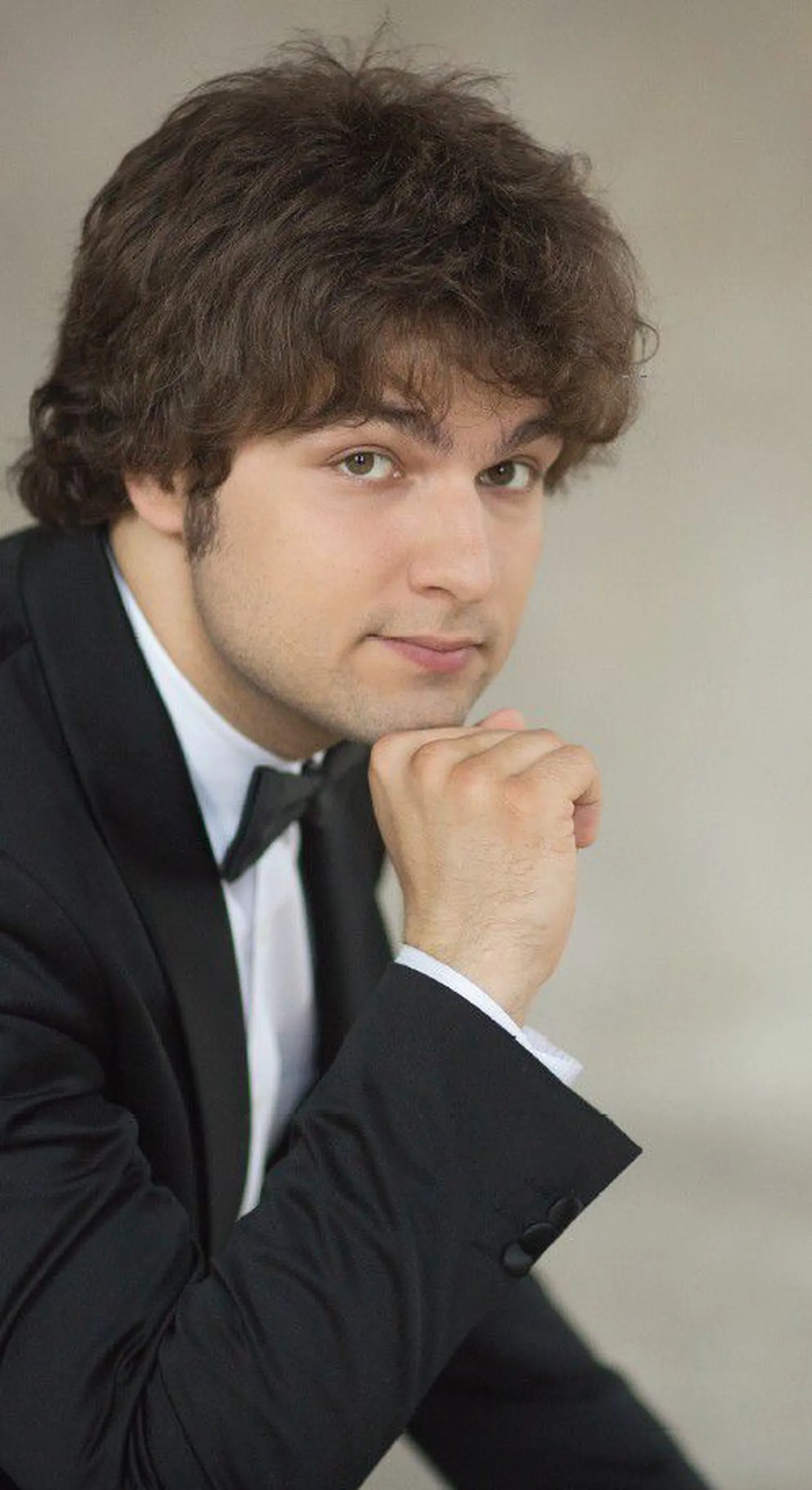 Пианист Лукас Генюшас исполняет и барочную музыку, и классику, и сочинения современных композиторов.