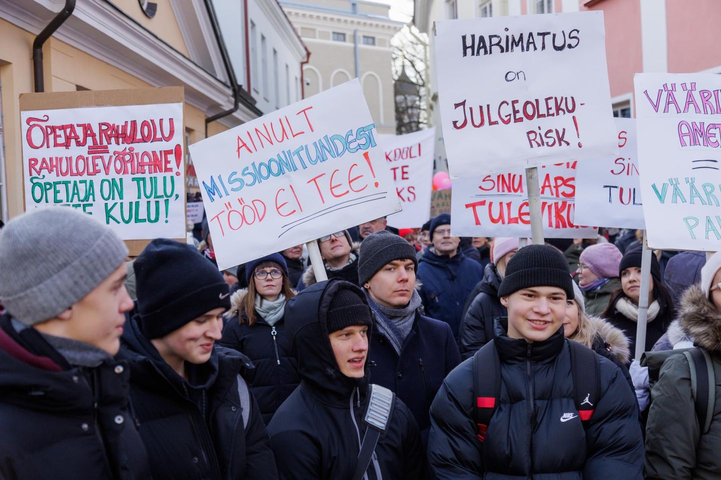 Esmaspäeval toimunud haridustöötajate pikett Tallinnas.