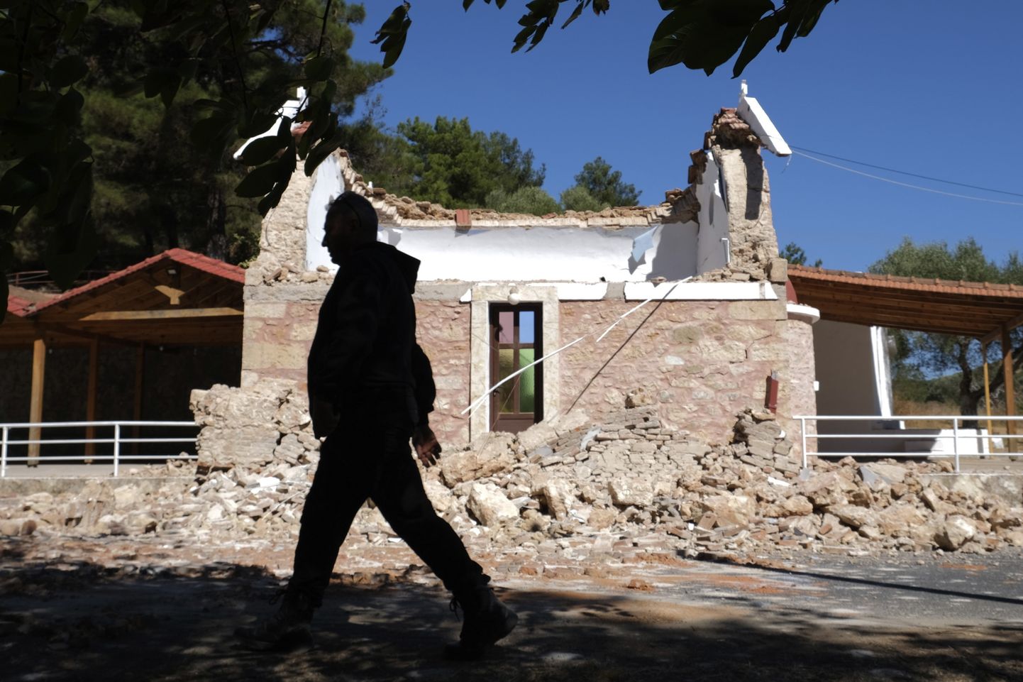 Kreetat raputanud maavärin tekitas purustusi.