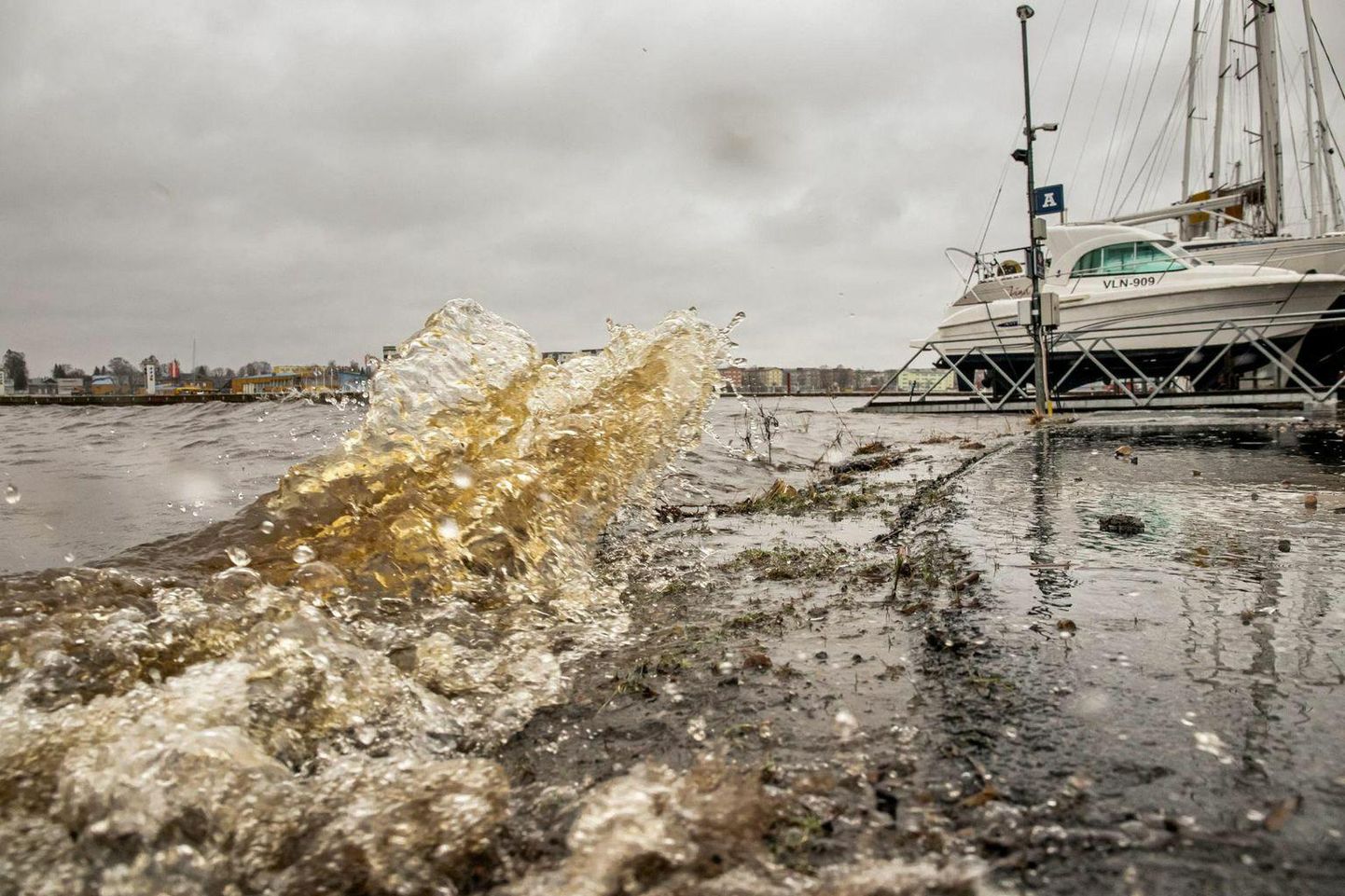 Tugeva tuule tõttu võib homme esineda häireid reisiparvlaeva Kihnu Virve väljumistel.