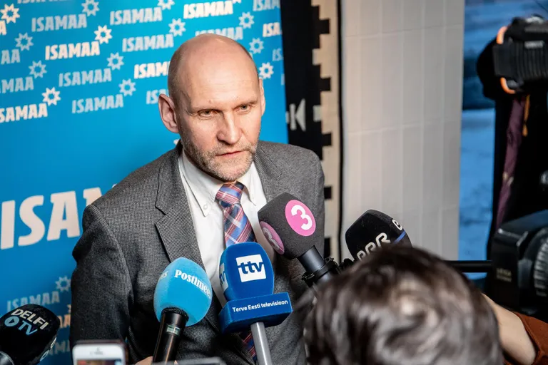 Helir-Valdor Seeder Isamaa koosolekul.