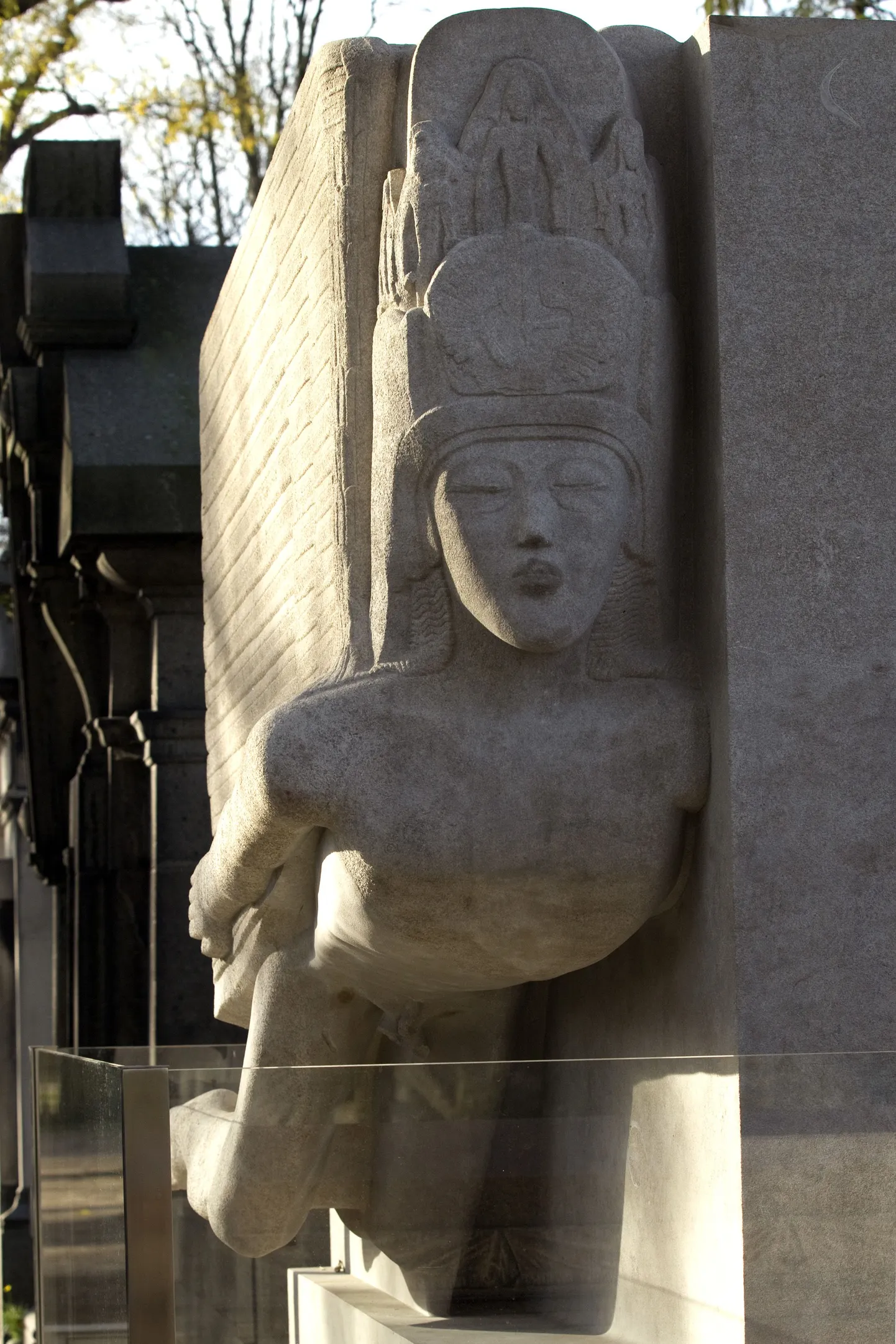 Oscar Wilde`hauamonument Père-Lachaise'i kalmistul