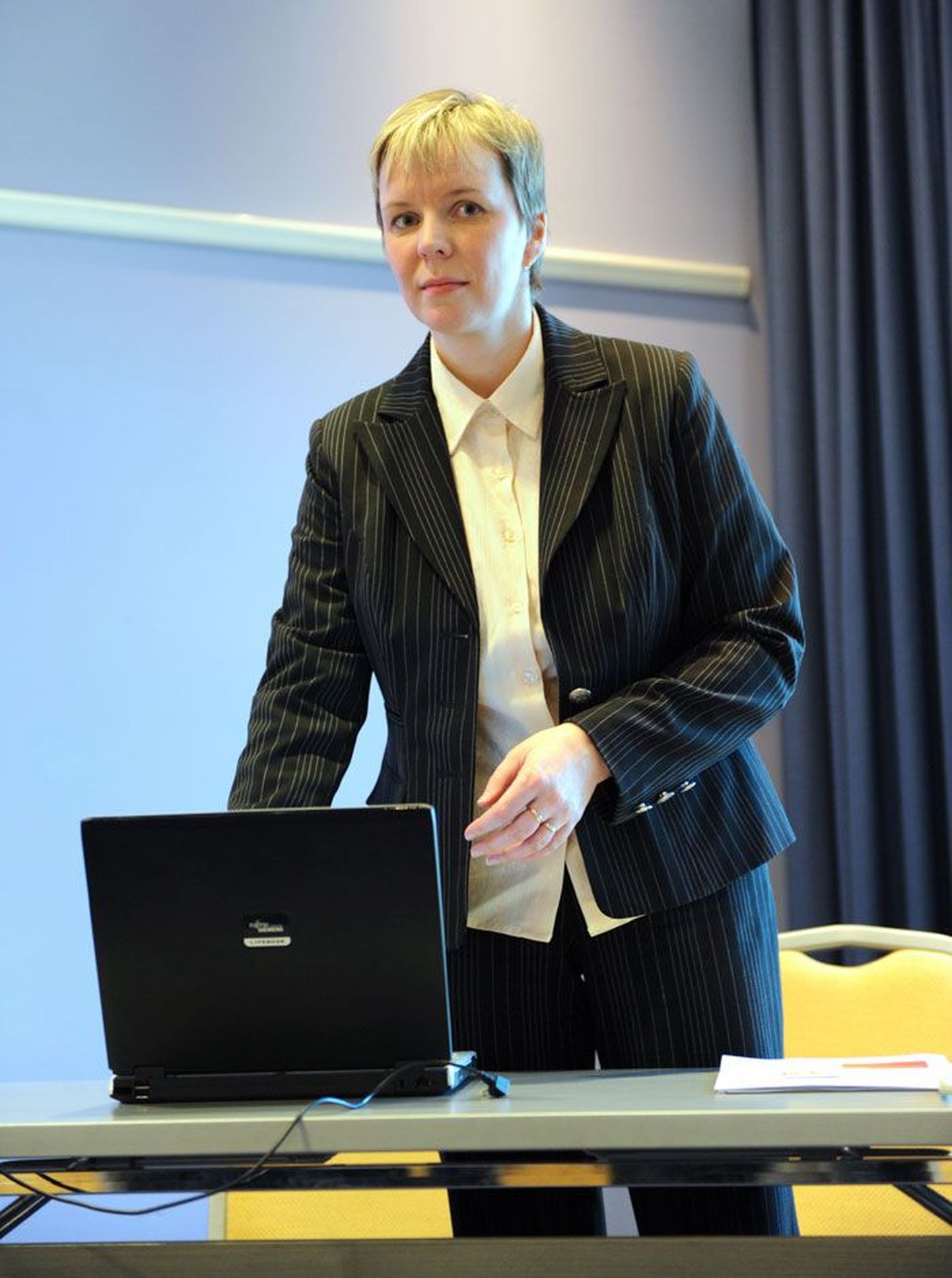 Ajakirjanikuks õppinud Merike Mikk töötas 2009. aastal Swedbanki seeniorklientide üksuse juhina.