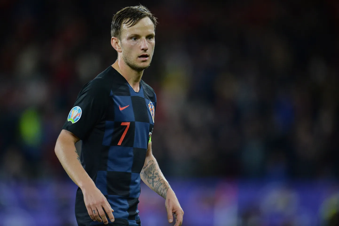 Ivan Rakitic Horvaatia jalgpallikooondise dressis EM-valikmängus Walesi vastu.