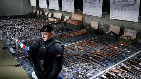 Serbia kodanikud on loovutanud massitulistamiste järel 13 500 tulirelva