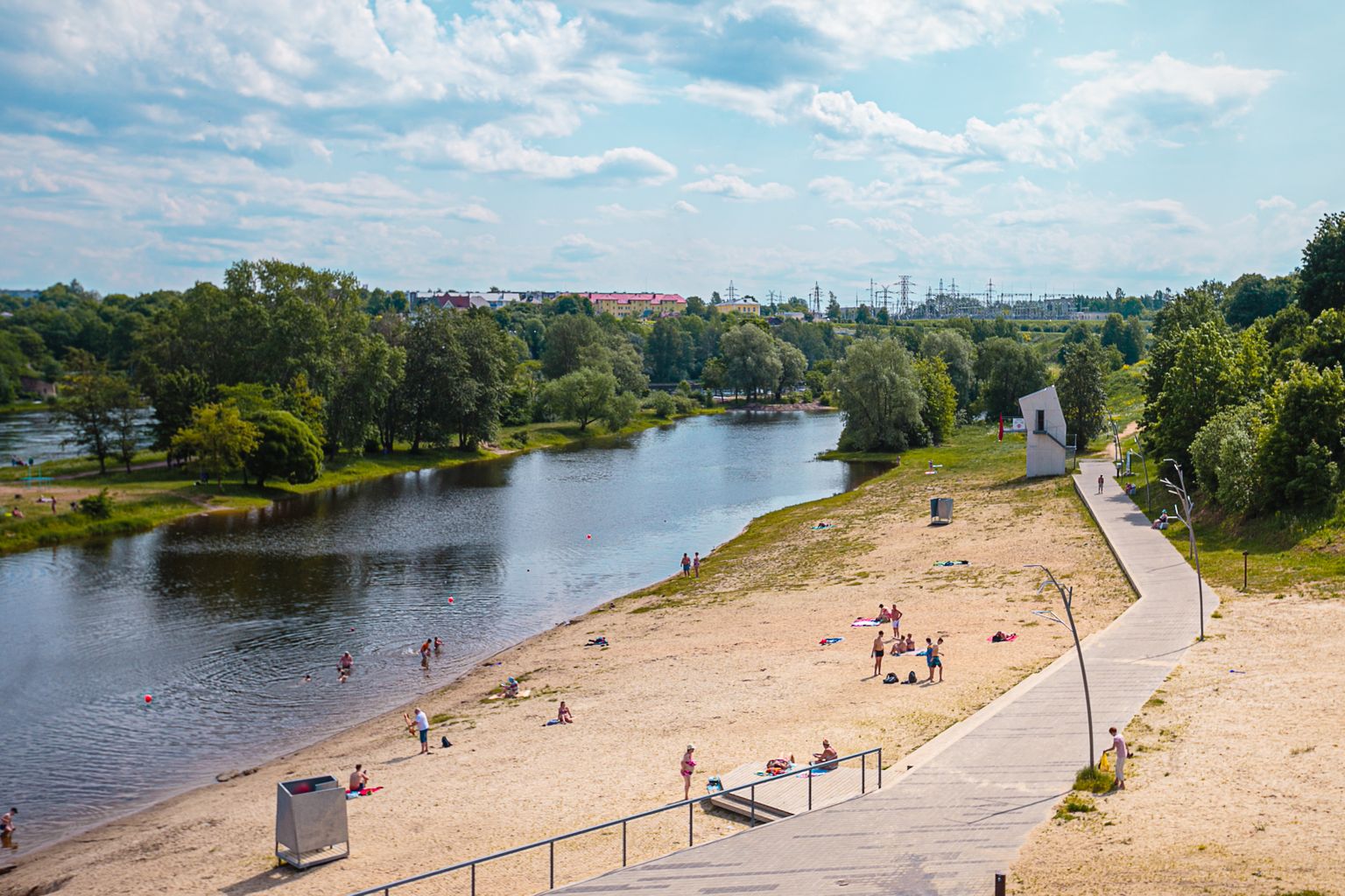 Terviseamet ei soovita praegu Narva Joaoru rannas ujuma minna.