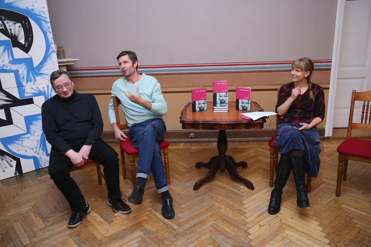 Esitluse alguses istusid kuulajate ette Kajar Pruul (vasakult), Armin Kõomägi ja Johanna Ross. Hilinenud rongi tõttu lisandus neile hiljem Maia Tammjärv.