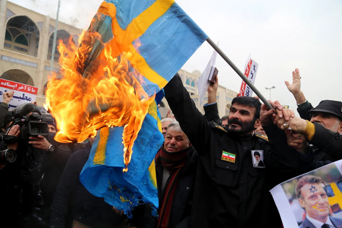 Meeleavaldus Teheranis koraani põletamise vastu Stockholmis.