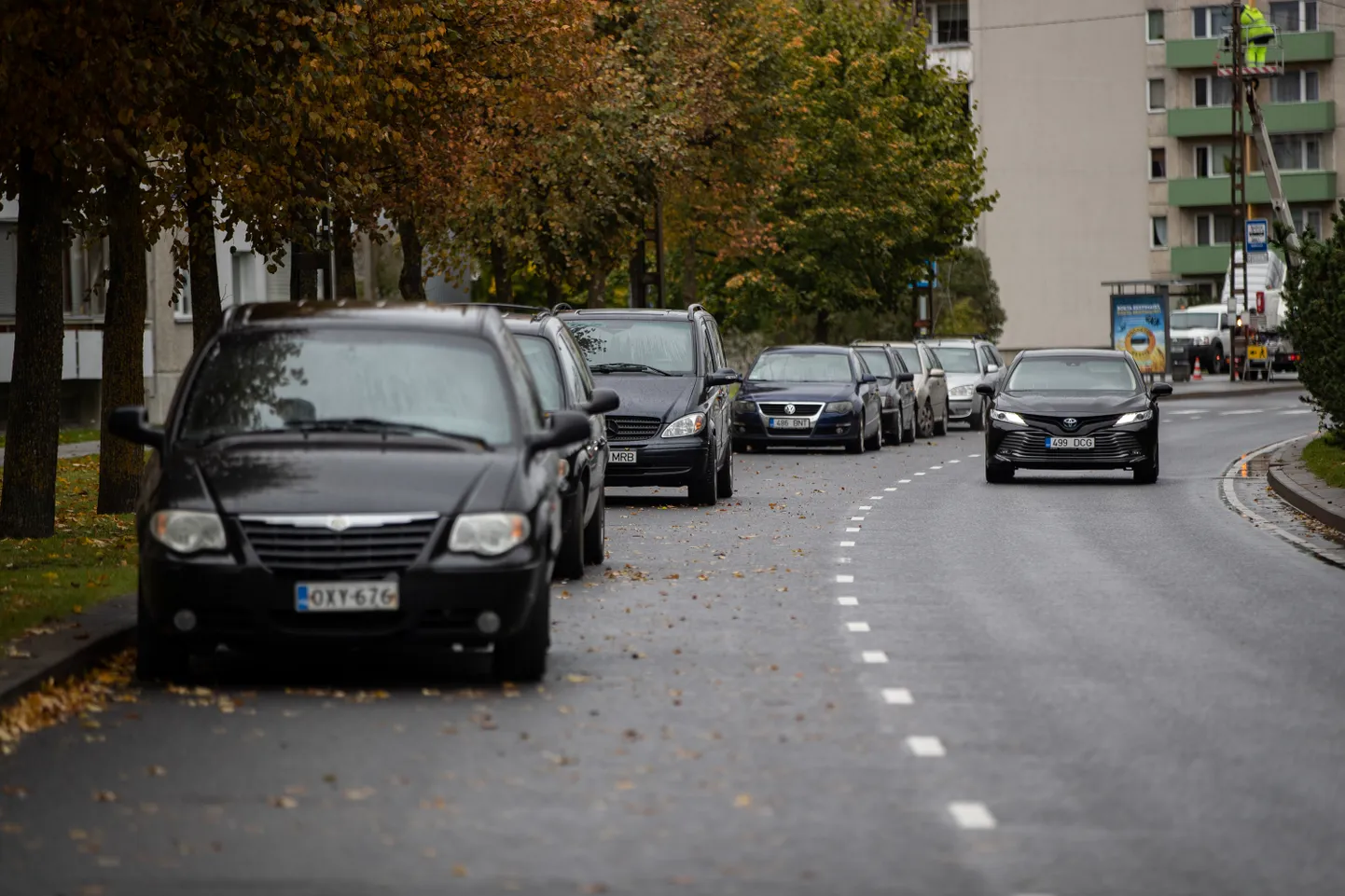 Припаркованные автомобили.