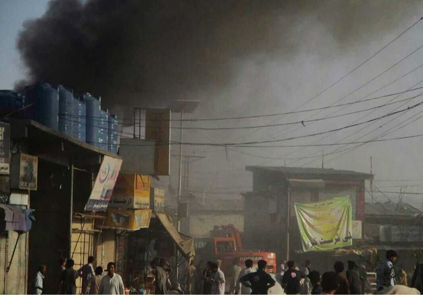 Pakistanis sai rahvarohkel turul kärgatanud plahvatustes surma vähemalt 37 ja vigastada 150 inimest