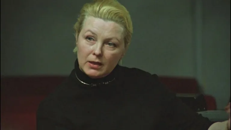 Aktrise Vija Artmane dokumentālajā portretfilmā "Saruna ar karalieni" (rež. Rolands Kalniņš, 1980).