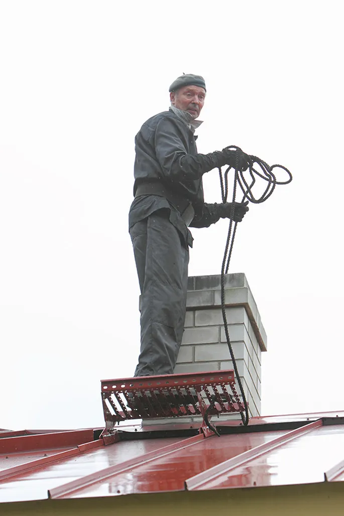 Siyayotgan yigitlarning fotosuratlari