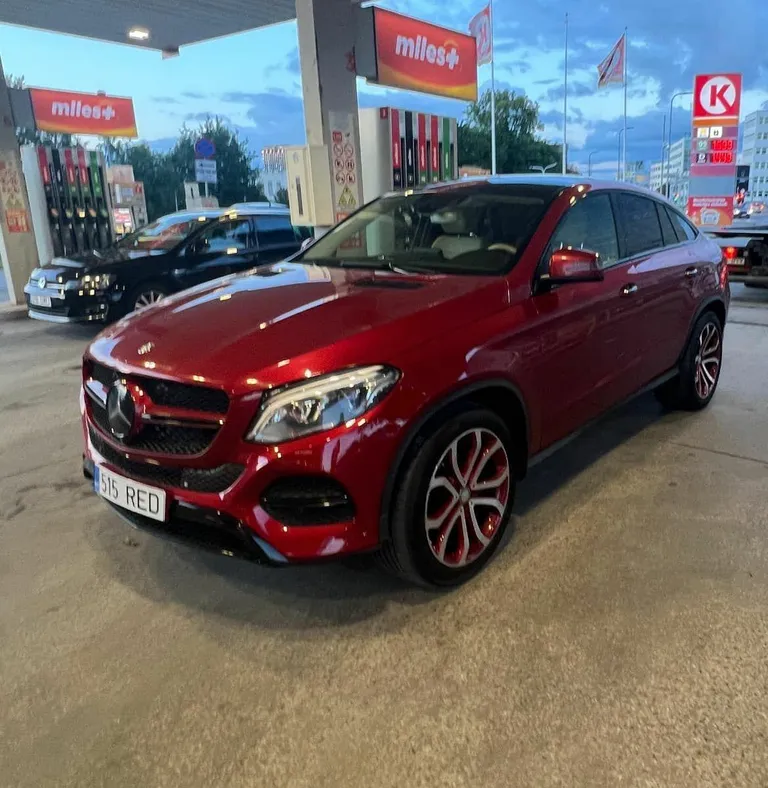 DJ Urmas Kolsari pereauto varastati Tammelinnast.