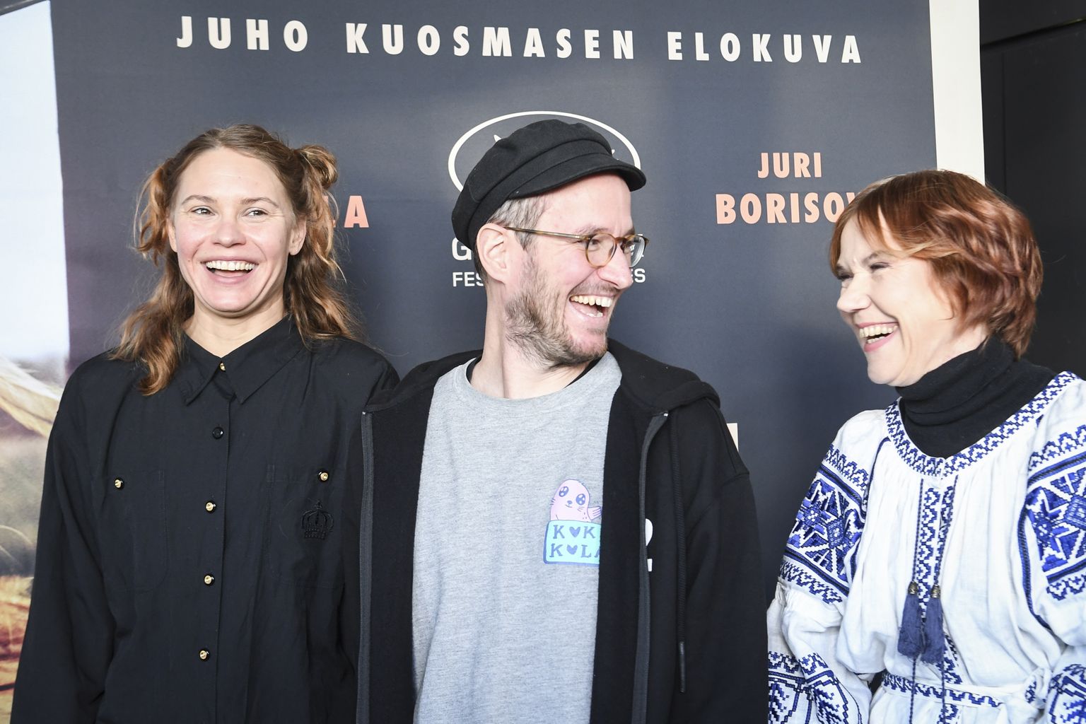 Pildil vasakult Seidi Haarala, Juho Kuosmanen ja Rosa Liksom.