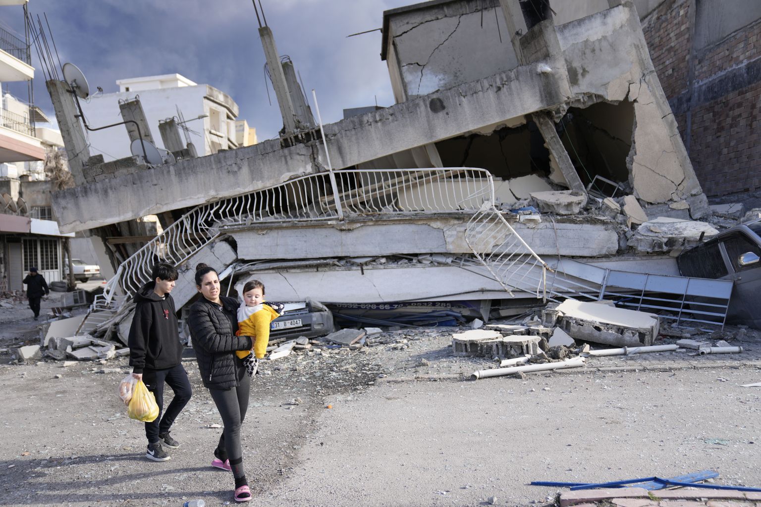 Адана после землетрясения.
