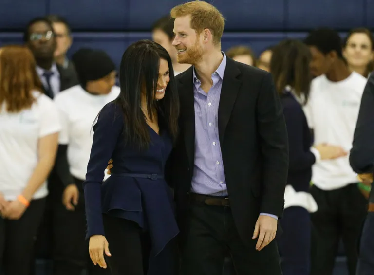 Sussexi hertsoginna Meghan ilmus avalikusse uue soenguga. Pildil koos abikaasa, prints Harryga