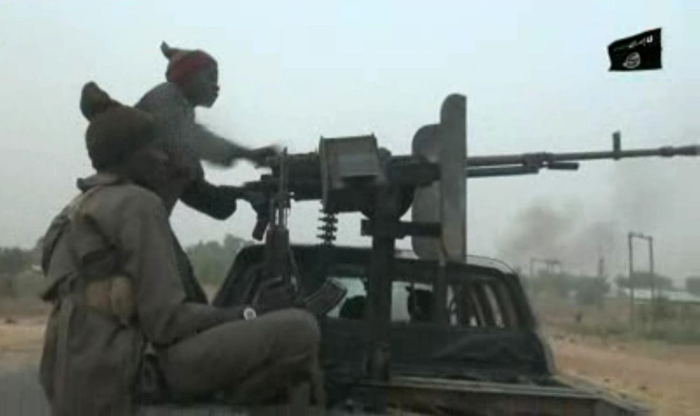 Videokaader Boko Harami võitlejatest.