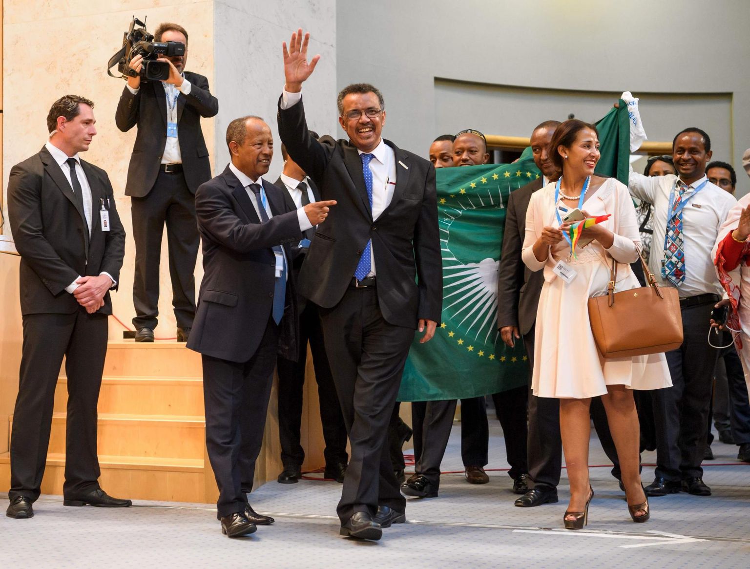 Tedros Adhanom Ghebreyesus valiti Maailma Terviseorganisatsiooni juhiks 2017. aasta suvel Aafrika Liidu toel. Tema kampaaniasse panustasid oluliselt Tigray Rahva Vabastusrinne (TPLF) ja toonane Etioopia valitsus, keda seostatakse inimõiguste rikkumistega.