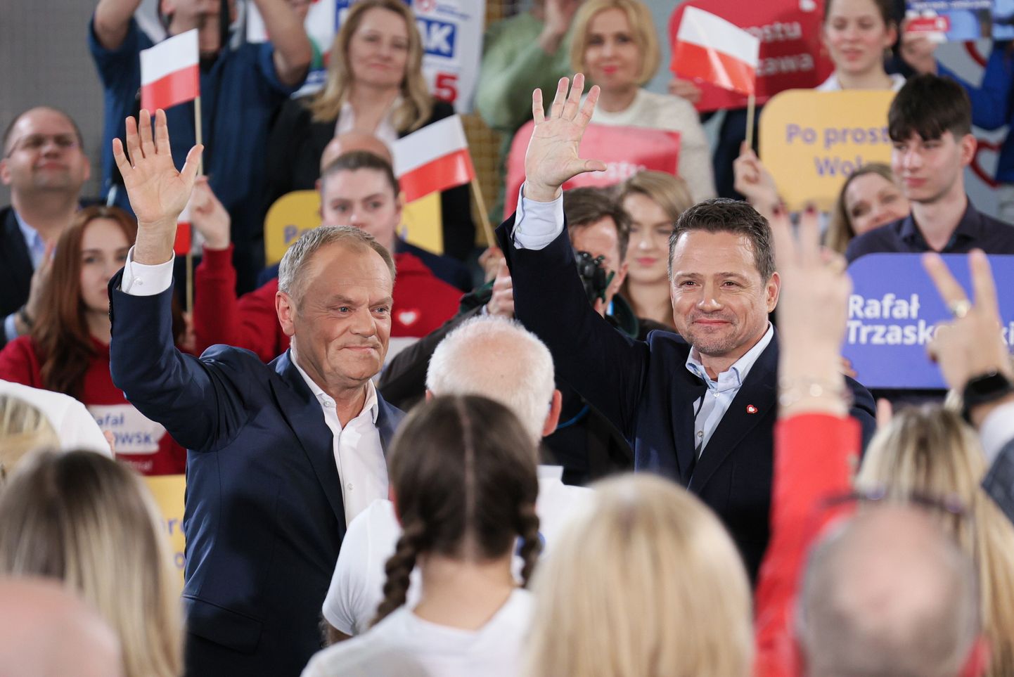 Polijas premjerministrs Donalds Tusks un Varšavas mērs Rafals Tšaskovskis.