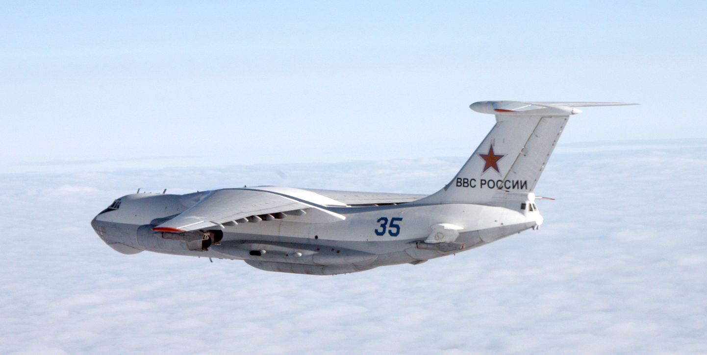 Российский транспортный самолет Ил.