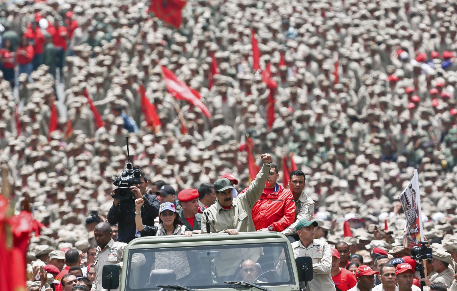 Venezuela president Nicolas Maduro Bolivari relvajõudude aastapäeval riigi pealinnas Caracases.