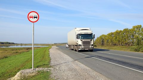 Ceturtdien avārijās cietuši 14 cilvēki