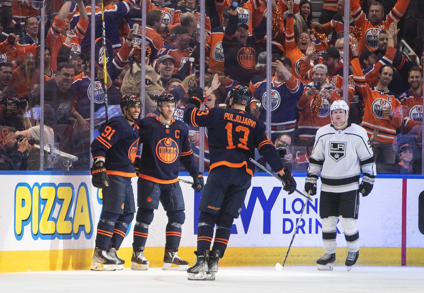 Edmontonas "Oilers" hokejisti