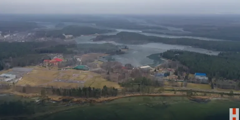 Kaader Navalnõi fondi videost, millel on näha Valdai järve ääres asuvat spaakompleksi
