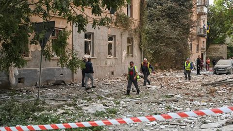 Okupantu nakts terors Ukrainā: triecienos Ļvivai un Mukačevai viens nogalinātais, daudzi cietušie