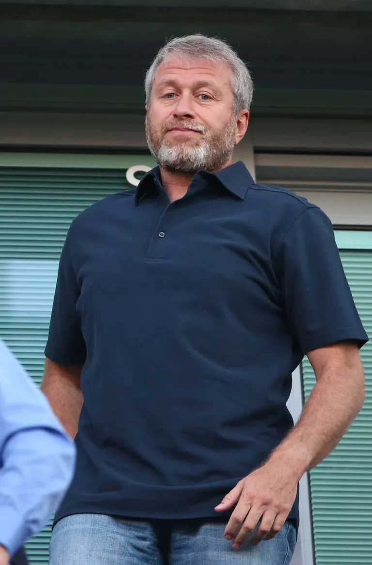 Roman Abramovitšile kuulub Inglismaa jalgpalliklubi Chelsea.