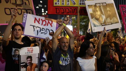 VIDEO ⟩ «Teie käed määritakse pantvangide verega!» Iisraeli tänavatele kogunesid tuhanded protestijad